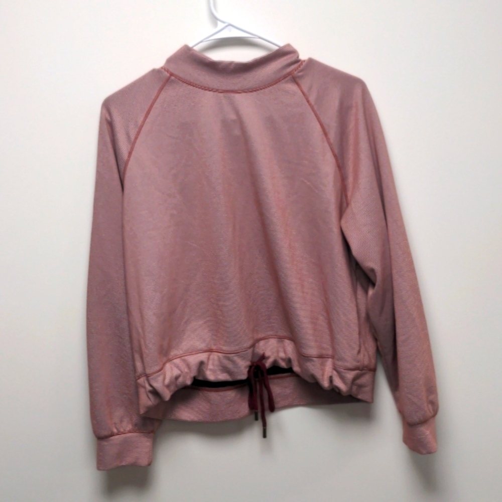 Long sleeve athletic shirt